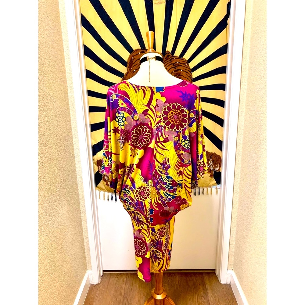 🌈 Amazing Japanese art dress